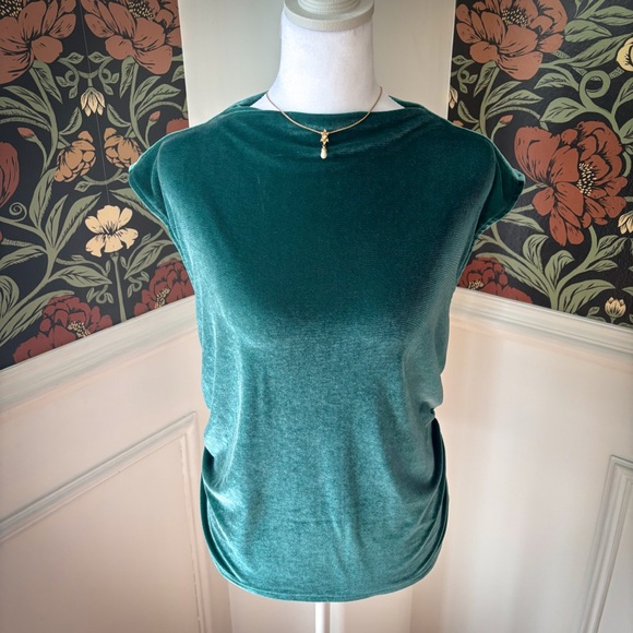 a new day Tops - Velvet Side Cinch Slash Neck Top 💚💙